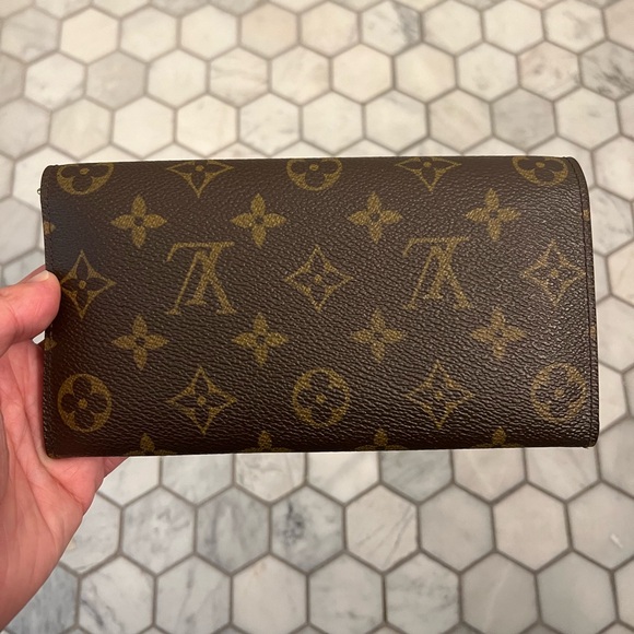 Louis Vuitton Sarah Wallet - Picture 2 of 8
